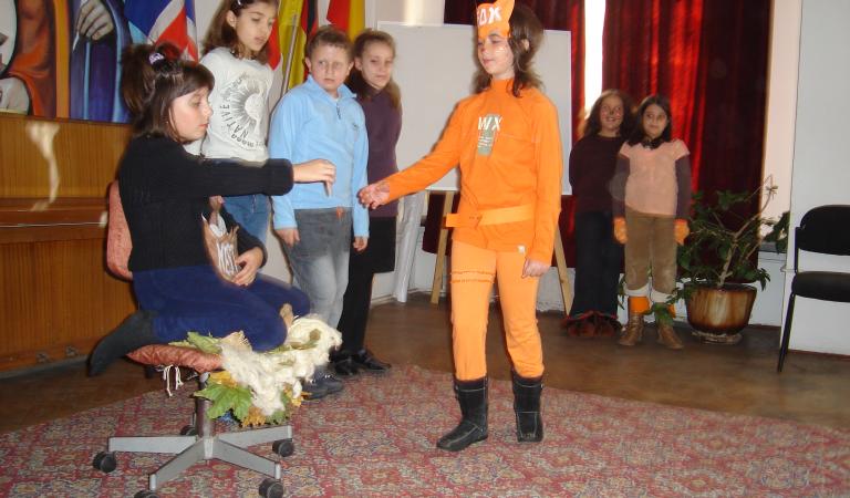 снимка от проект 2006/2009 Сократ/Коменски Училищни партньорства: „Европейски големи книги с приказки и легенди“