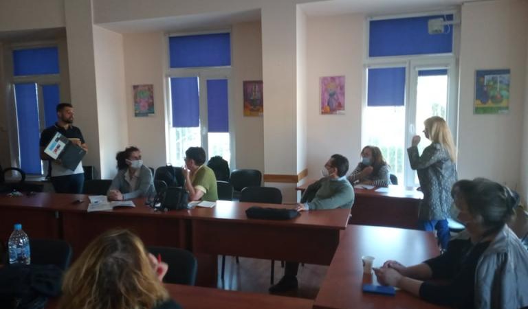 снимка от проект „Усъвършенстване на професионалните умения на учителите чрез работа с Chromebook “ по проект „Пожелай си най-доброто бъдеще!“ 2020-1-BG01-KA-101-078130, програма „Еразъм+“, КД1
