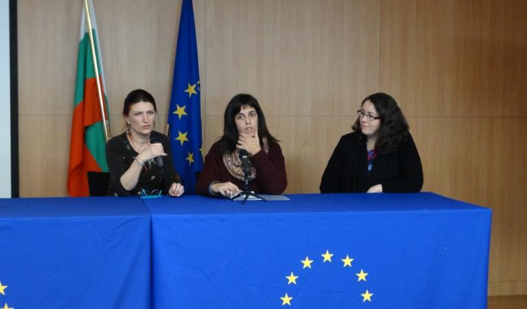 снимка от проект 2014/2016 „Еразъм +“ Ключова дейност 2: “Euro4Science : Използване на методите на криминологията и криминалистика, с цел да се засили интереса на младите хора към науката и да се стимулира междупредметния подход в Европейските училища”