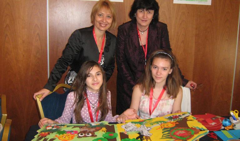 снимка от проект 2006/2009 Сократ/Коменски Училищни партньорства: „Европейски големи книги с приказки и легенди“