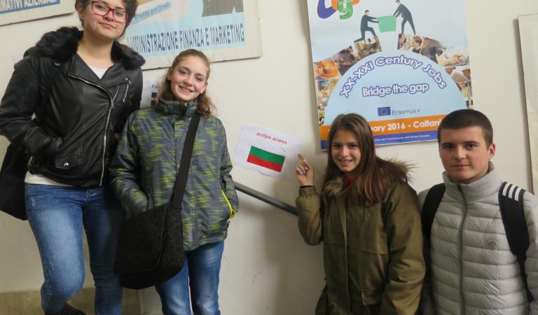 снимка от проект 2013/2015 Коменски Многостранни училищни партньорства: „Colour My World“